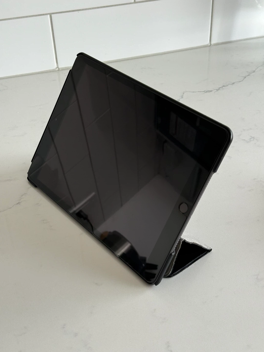 iPad 7th Generation 32GB – Excellent Condition – $150 OBO - photo 3