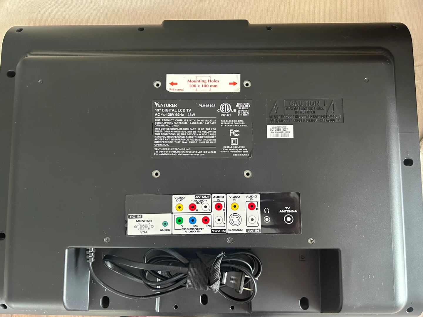 Venturer 19" Digital LCD TV - photo 2