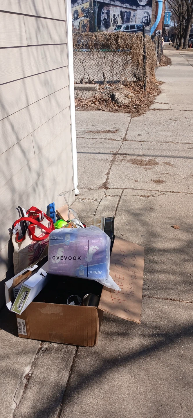 Free‼️Assorted Random Things - photo 3