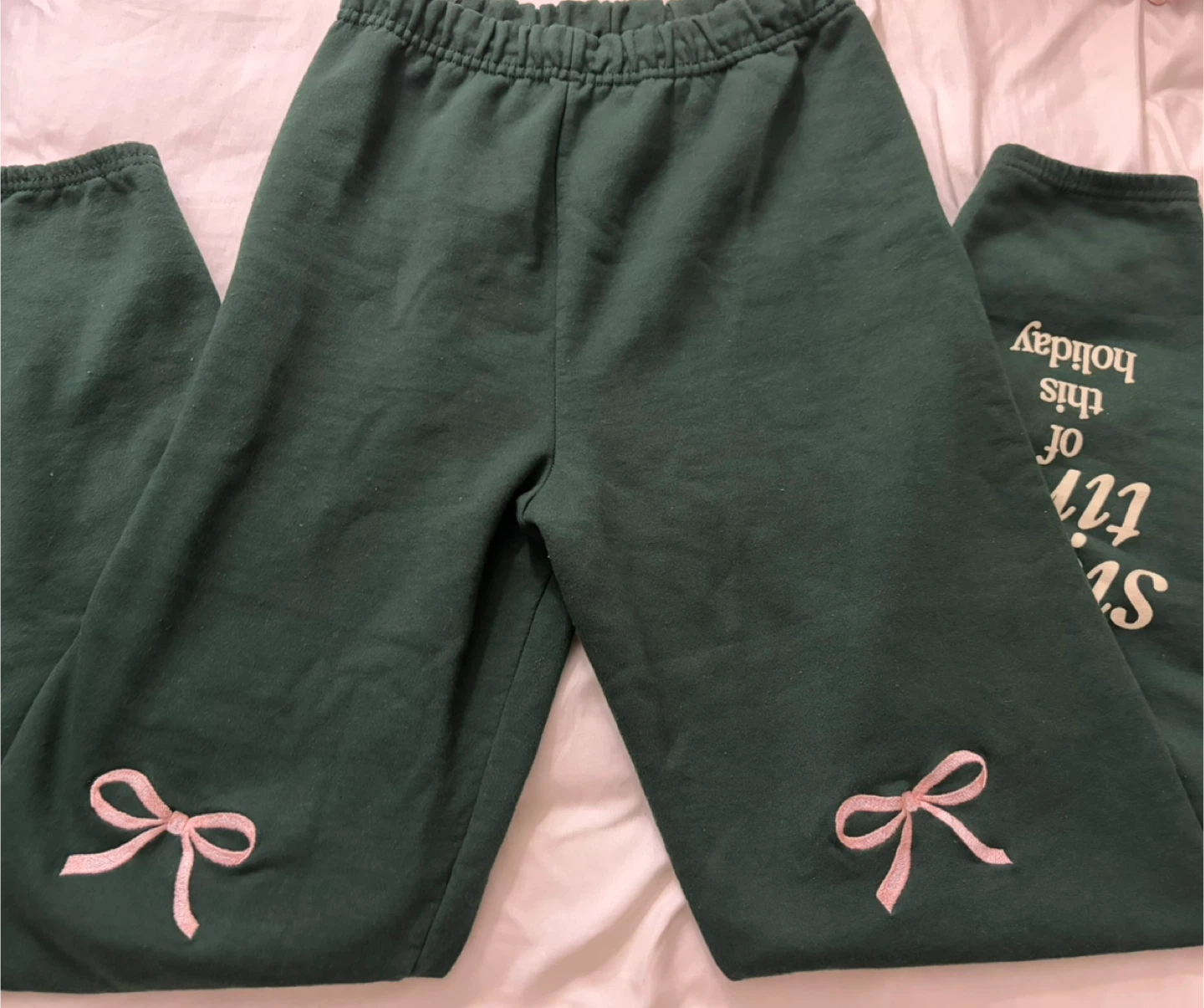 Sabrina Carpenter sweatpants