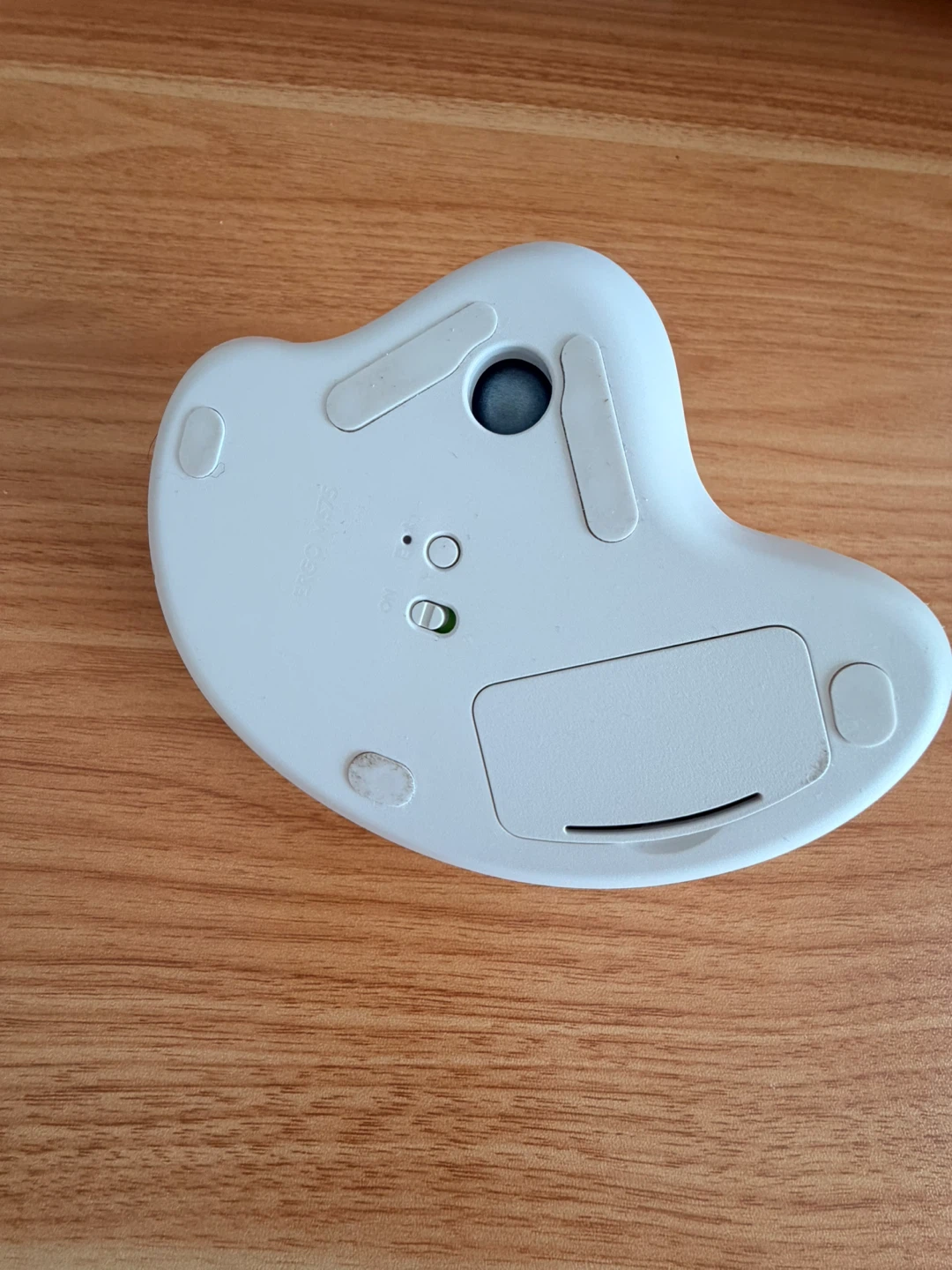 Logitech ERGO M575 Wireless Trackball Mouse - Off-White - photo 4