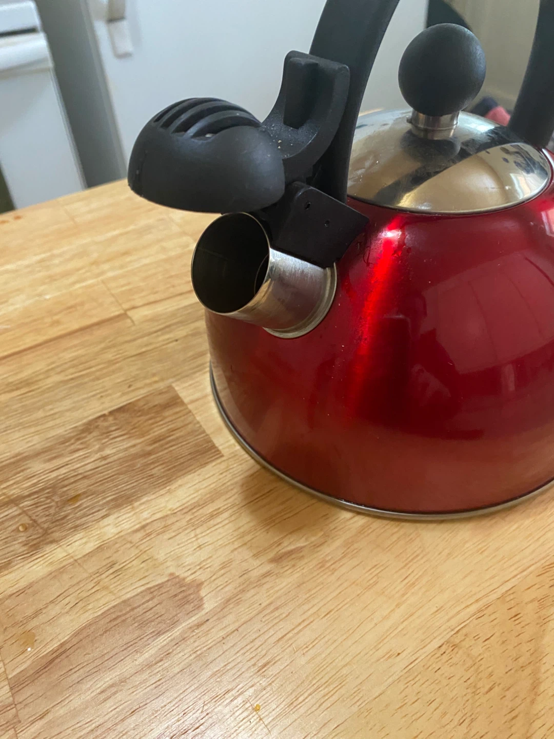 Red Stainless Steel Whistling Kettle - photo 3