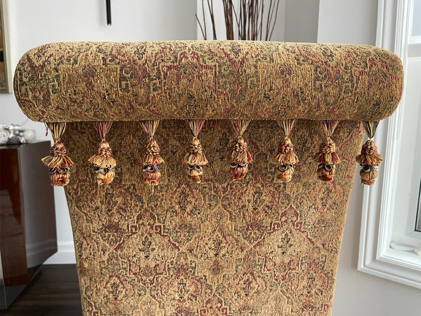 Set of 8 Upholstered Dining Chairs with Tassels - photo 4