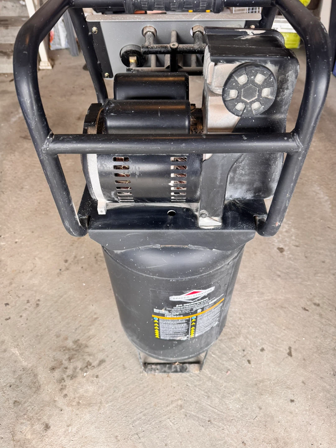 Briggs & Stratton 15 Gallon Air Compressor - photo 3