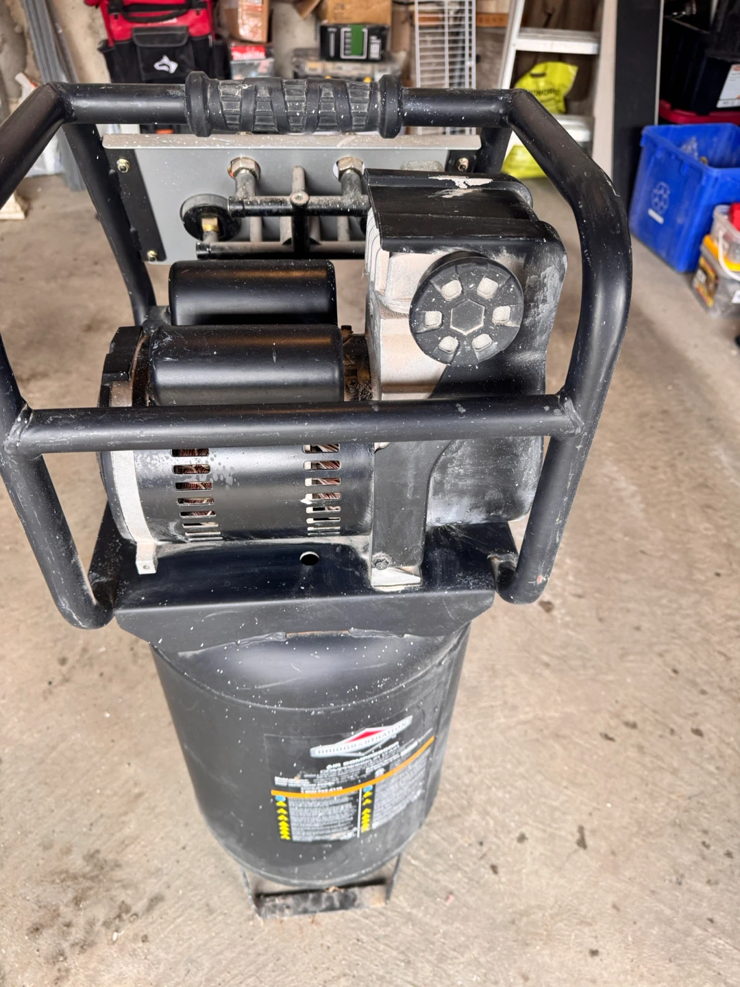 Briggs & Stratton 15 Gallon Air Compressor - photo 4