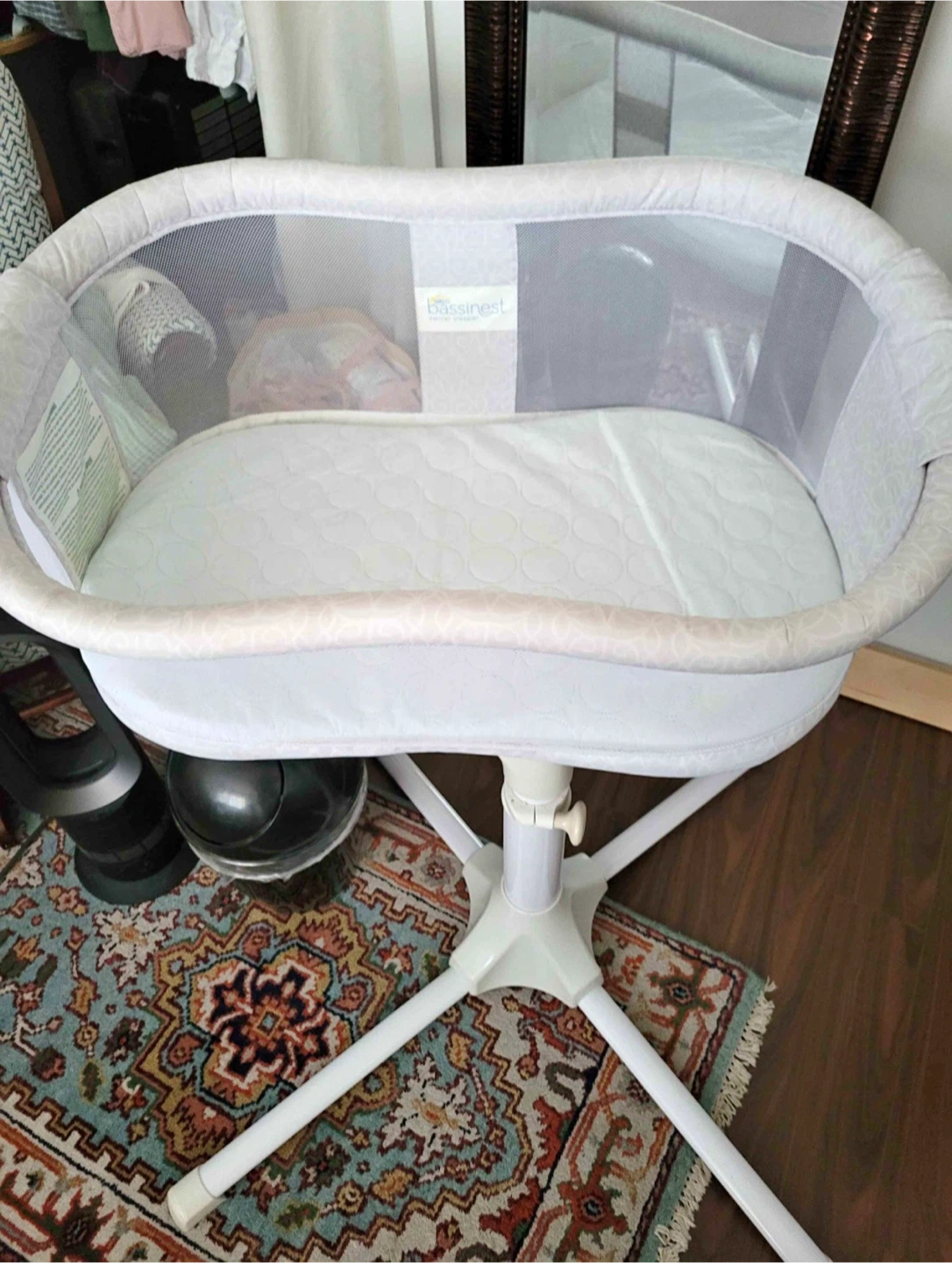 Baby Bassinet with Swivel Feature - photo 3