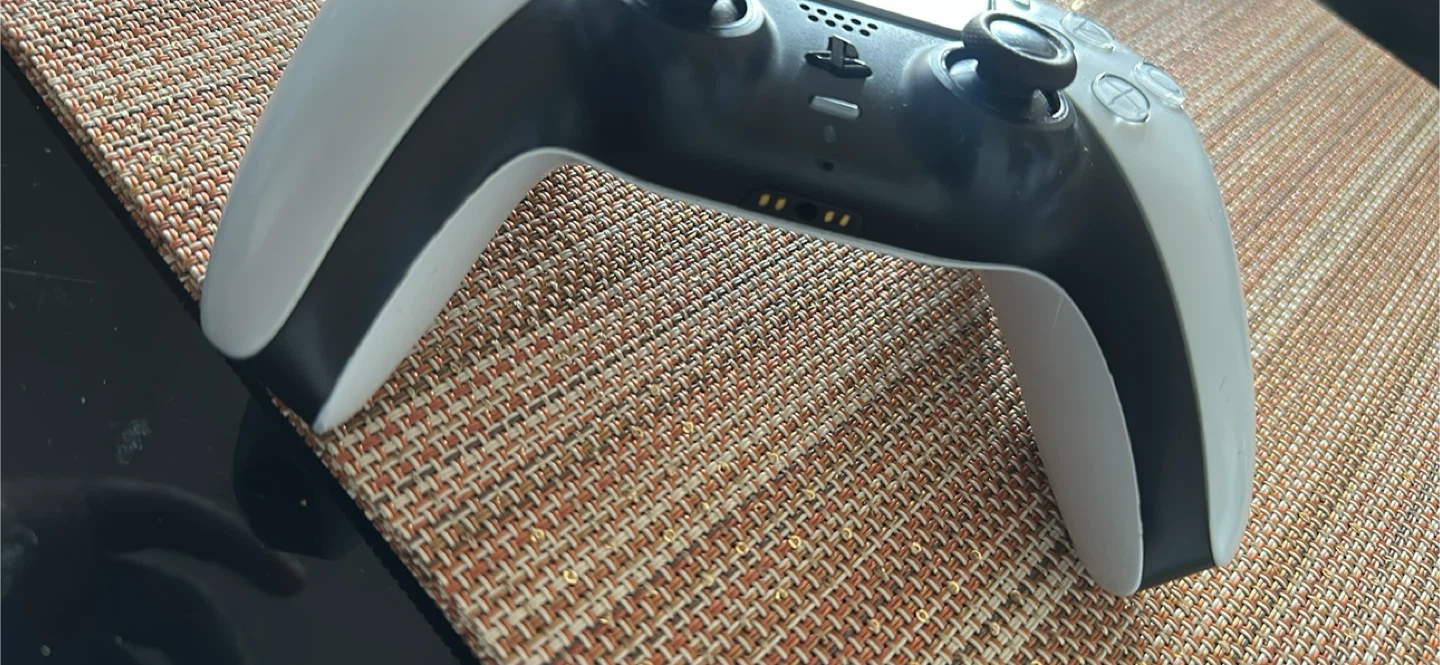 Sony PlayStation 5 DualSense Wireless Controller - photo 4