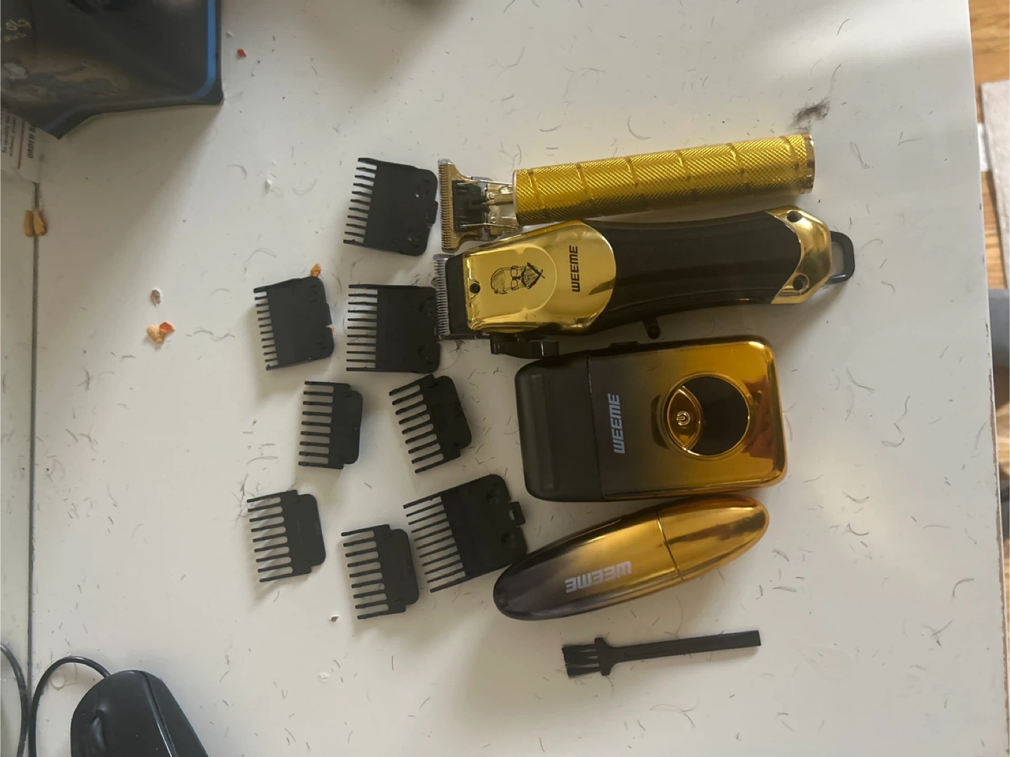 WEEME Hair Clipper and Trimmer Set - Gold and Black