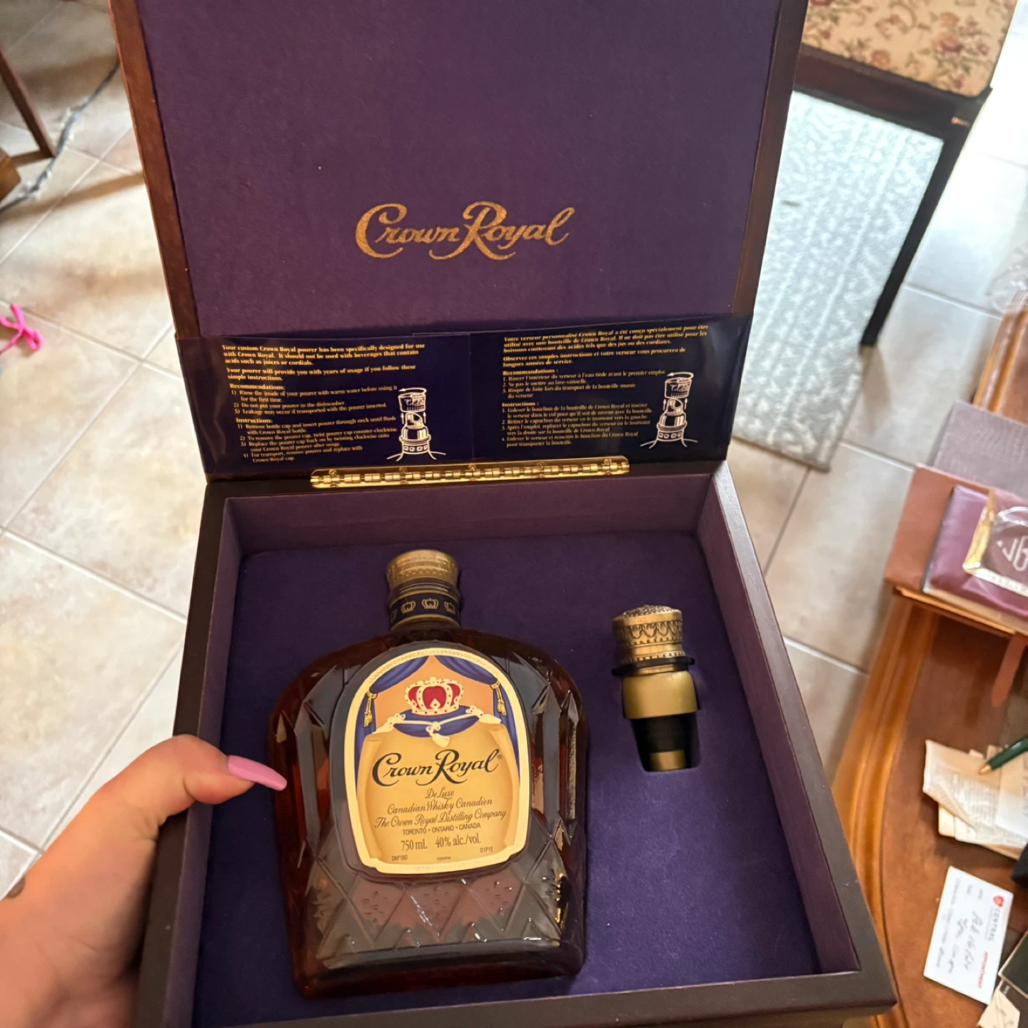 Crown Royal Deluxe Wood Box and Pourer Canadian Whisky - photo 2