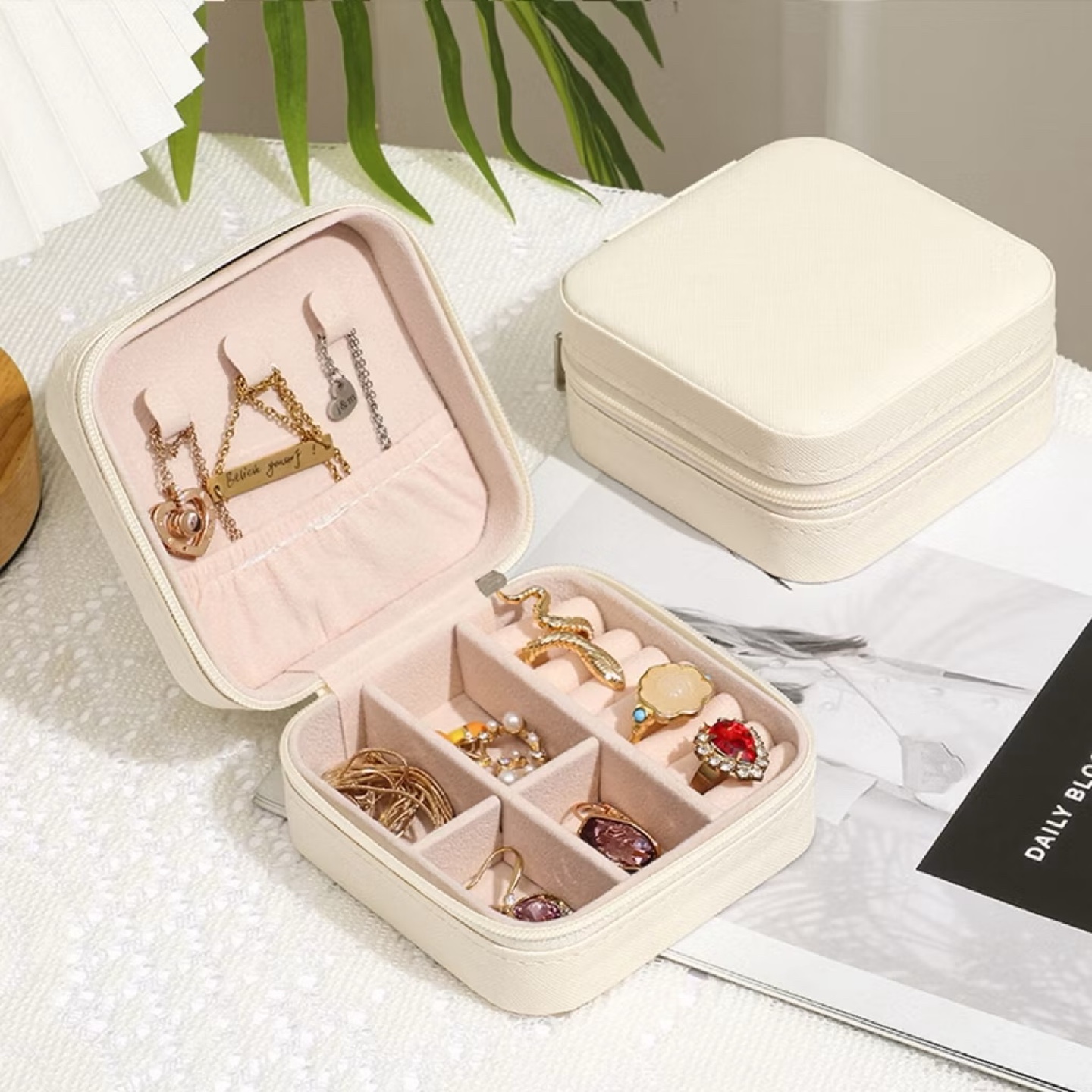 White jewelry organizer box - photo 2