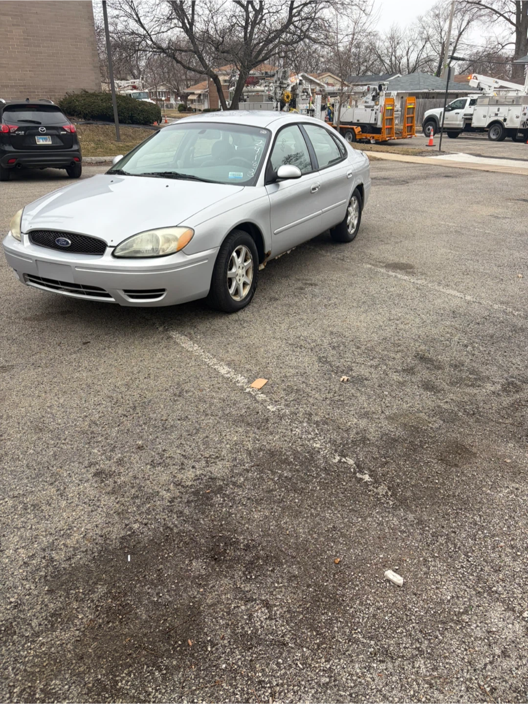2007 Silver Ford Taurus SE Sedan - photo 4