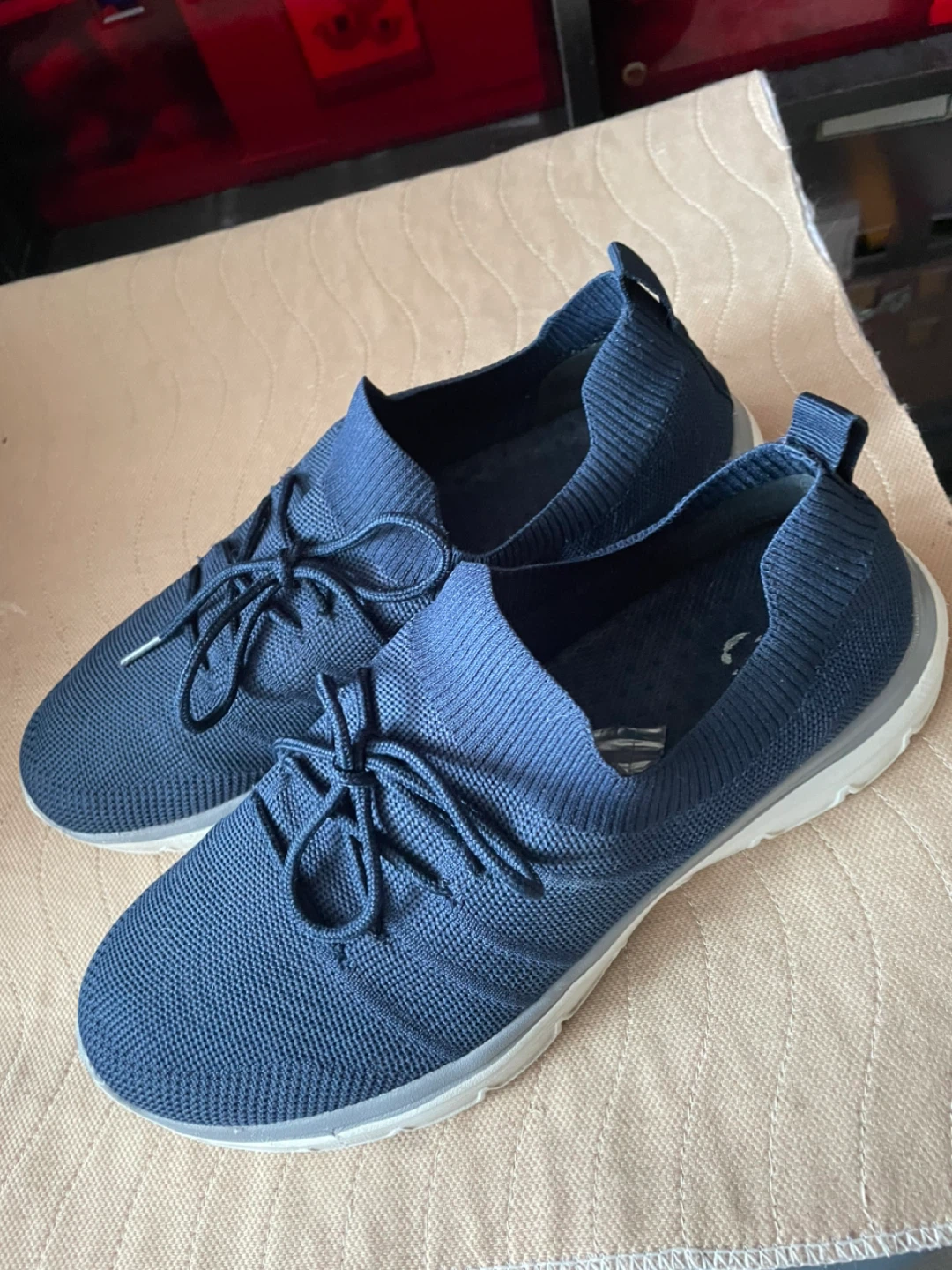 Men’s size 91/2 slip on’s