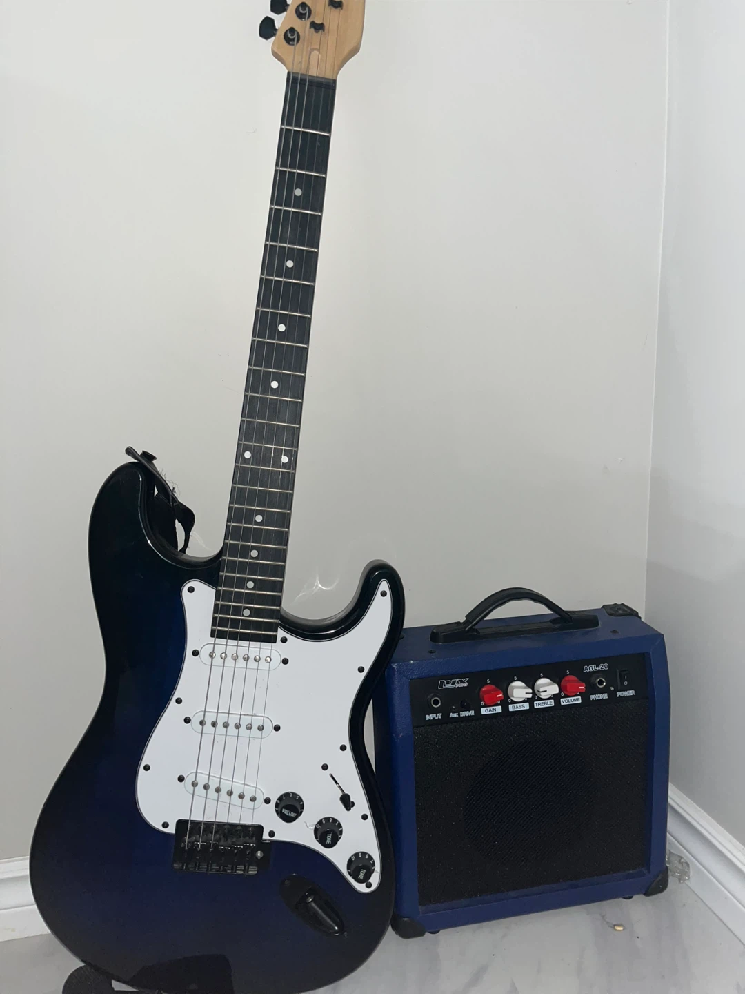 LUX Electric Guitar and Amplifier Combo