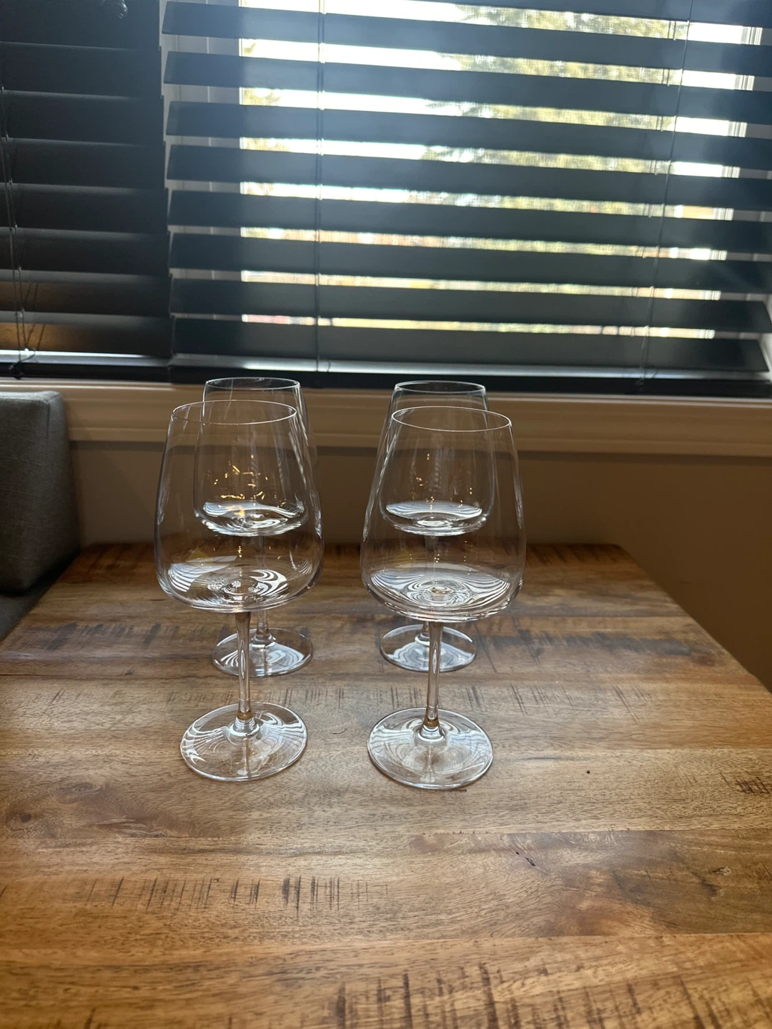 Set of 4 Clear Wine Glasses