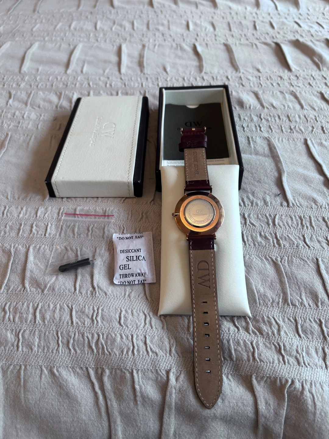 Daniel Wellington Watch with Leather Strap - photo 4