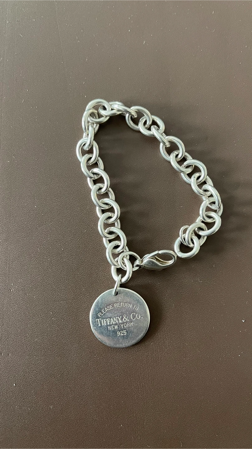 Tiffany’s Circle tag “Return to Tiffany’s” bracelet