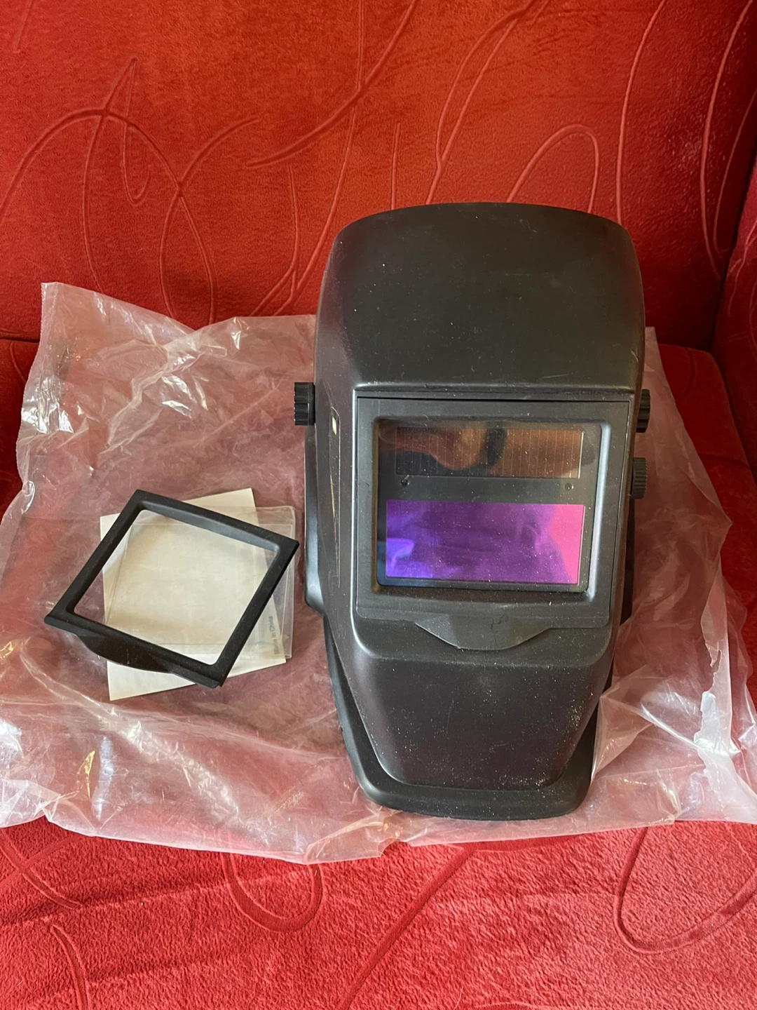 Auto-Darkening Welding Helmet AFV-102