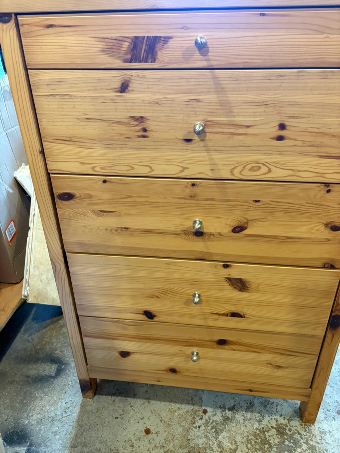 Wooden Dresser with 5 Drawers