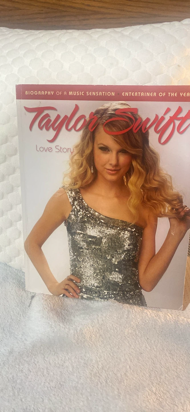 Taylor Swift Love Story Biography Book
