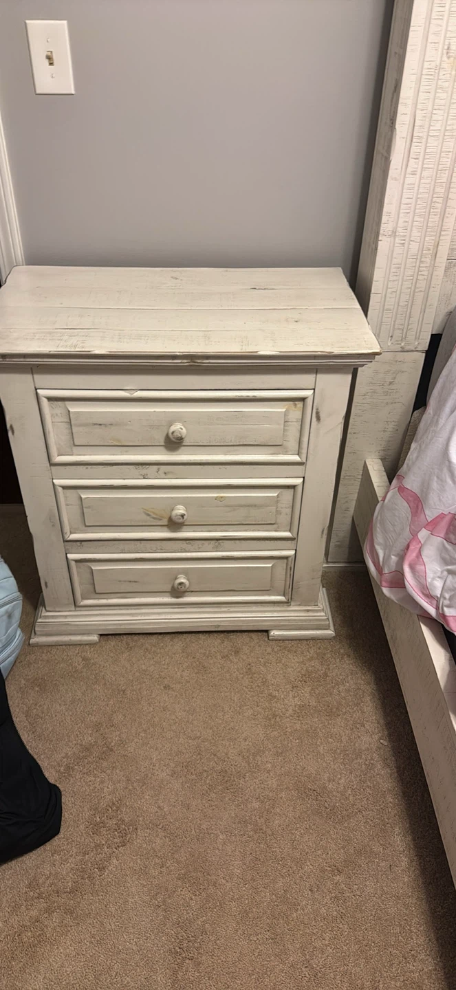 Distressed White Bedroom Furniture Set - Dresser & Nightstand - photo 4