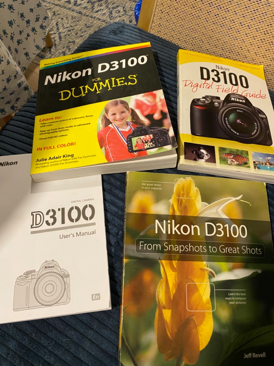 Nikon D3100 DSLR, 2 Lenses, Waterproof padded Lowepro Bag, Books - photo 4
