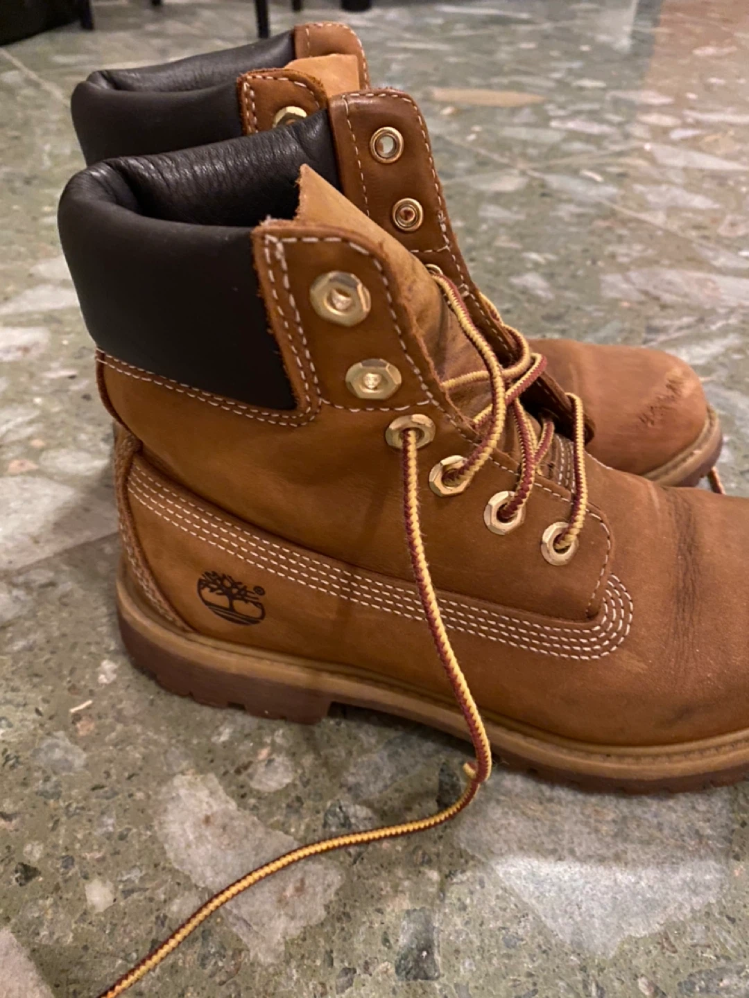 Timberland Classic Boots Women size 7 - photo 2