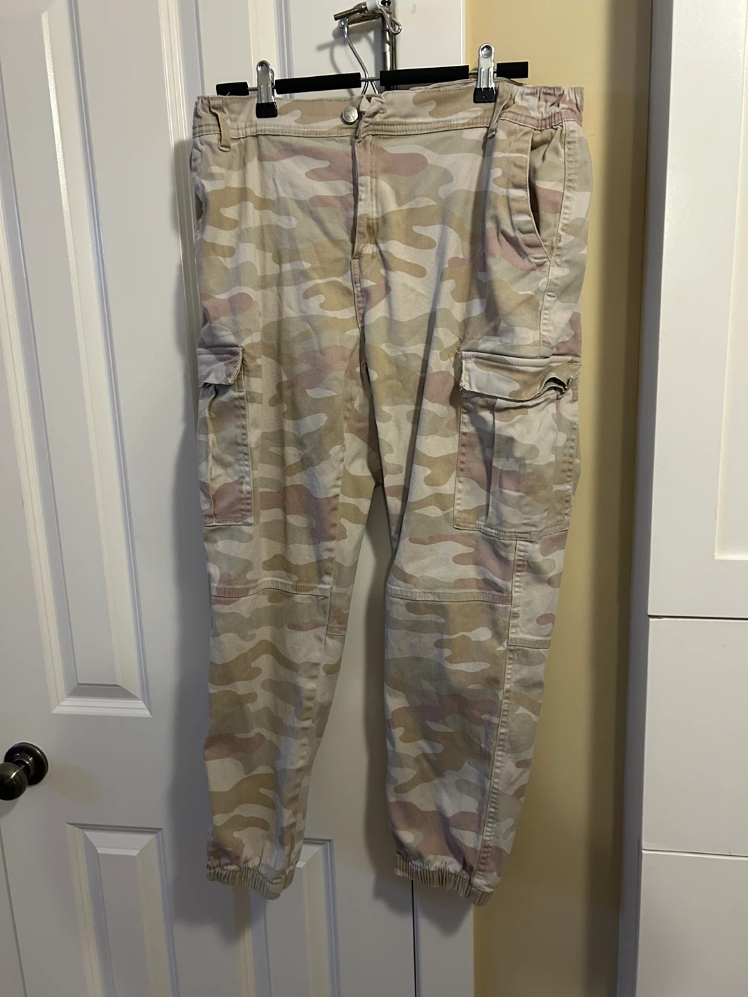 Women's Camo Cargo Jogger Pants