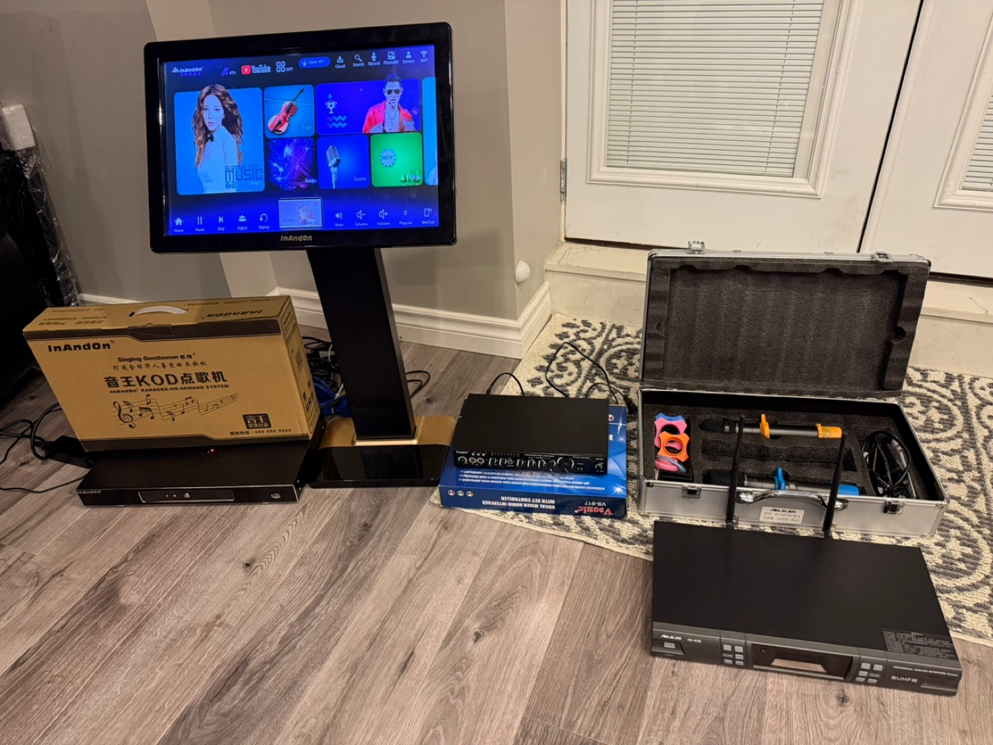Karaoke system with 21.5 touch screen (complete set no speaker)