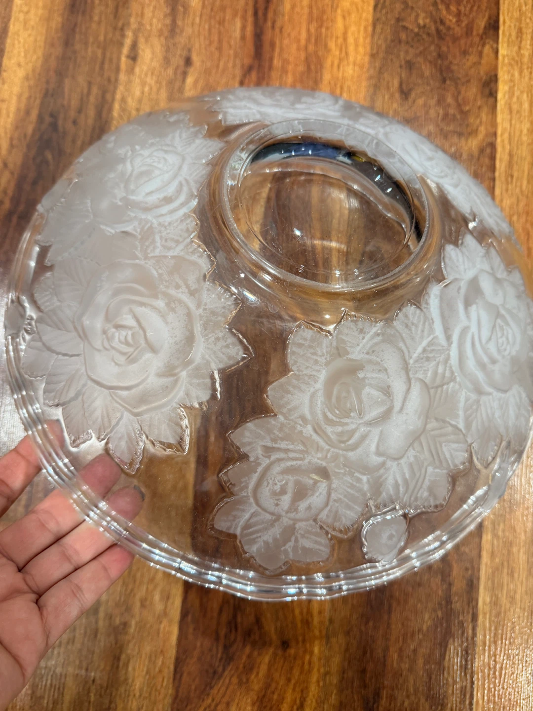 Glass Fruit Bowl with Embossed Roses - photo 2