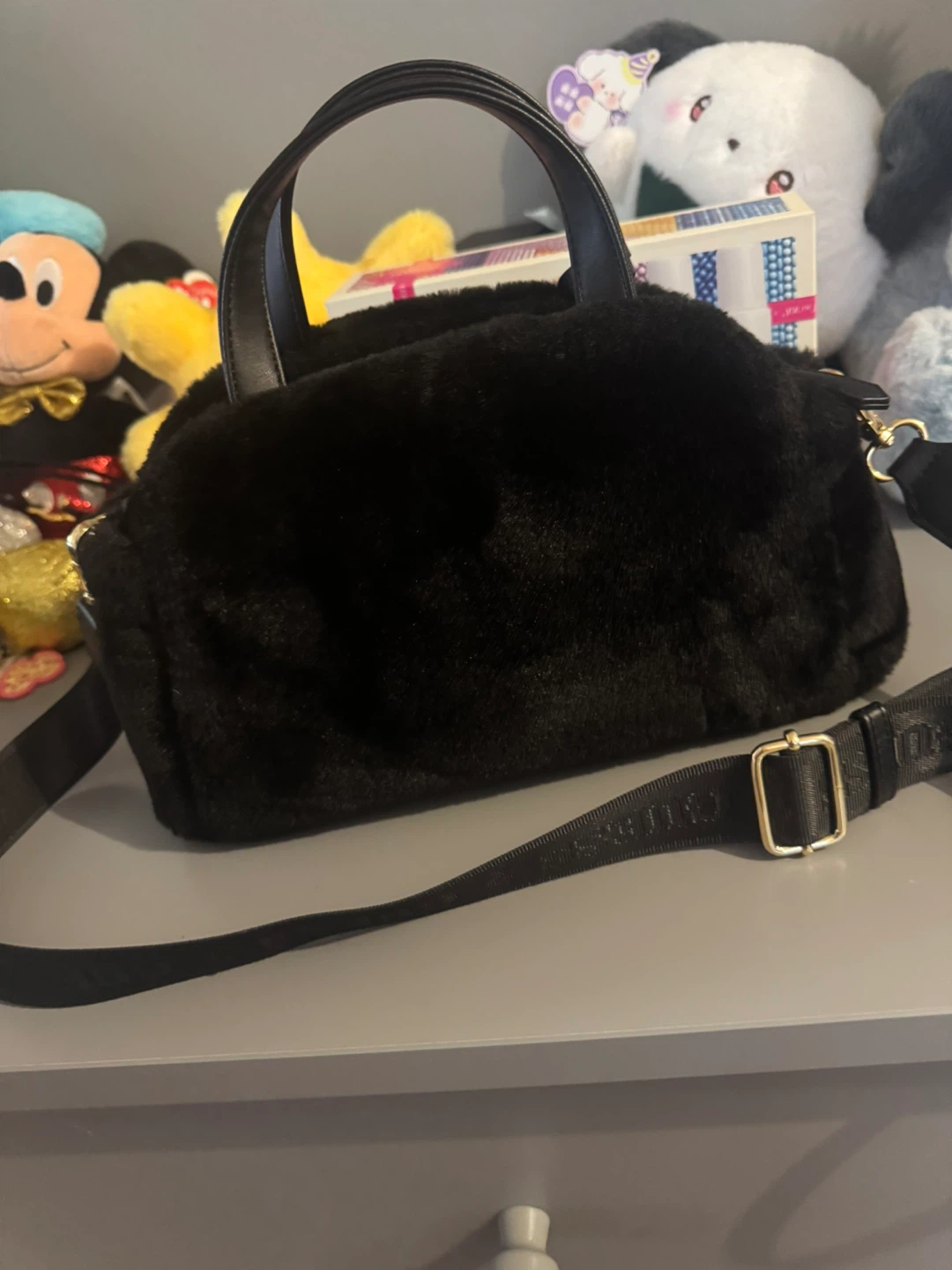 Guess Black Faux Fur purse - photo 2