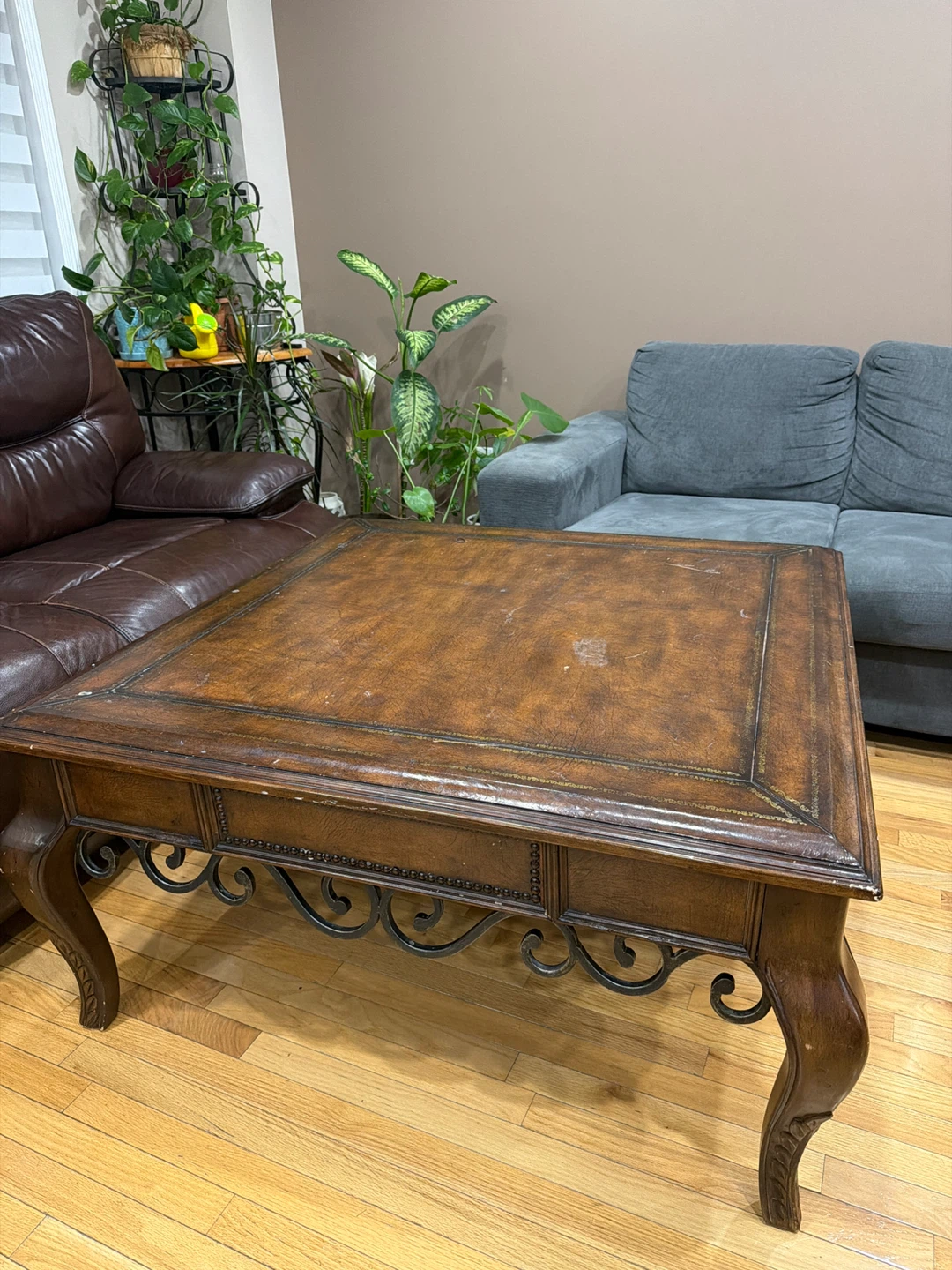 Cream couch &  Accent chair with coffee table - photo 5