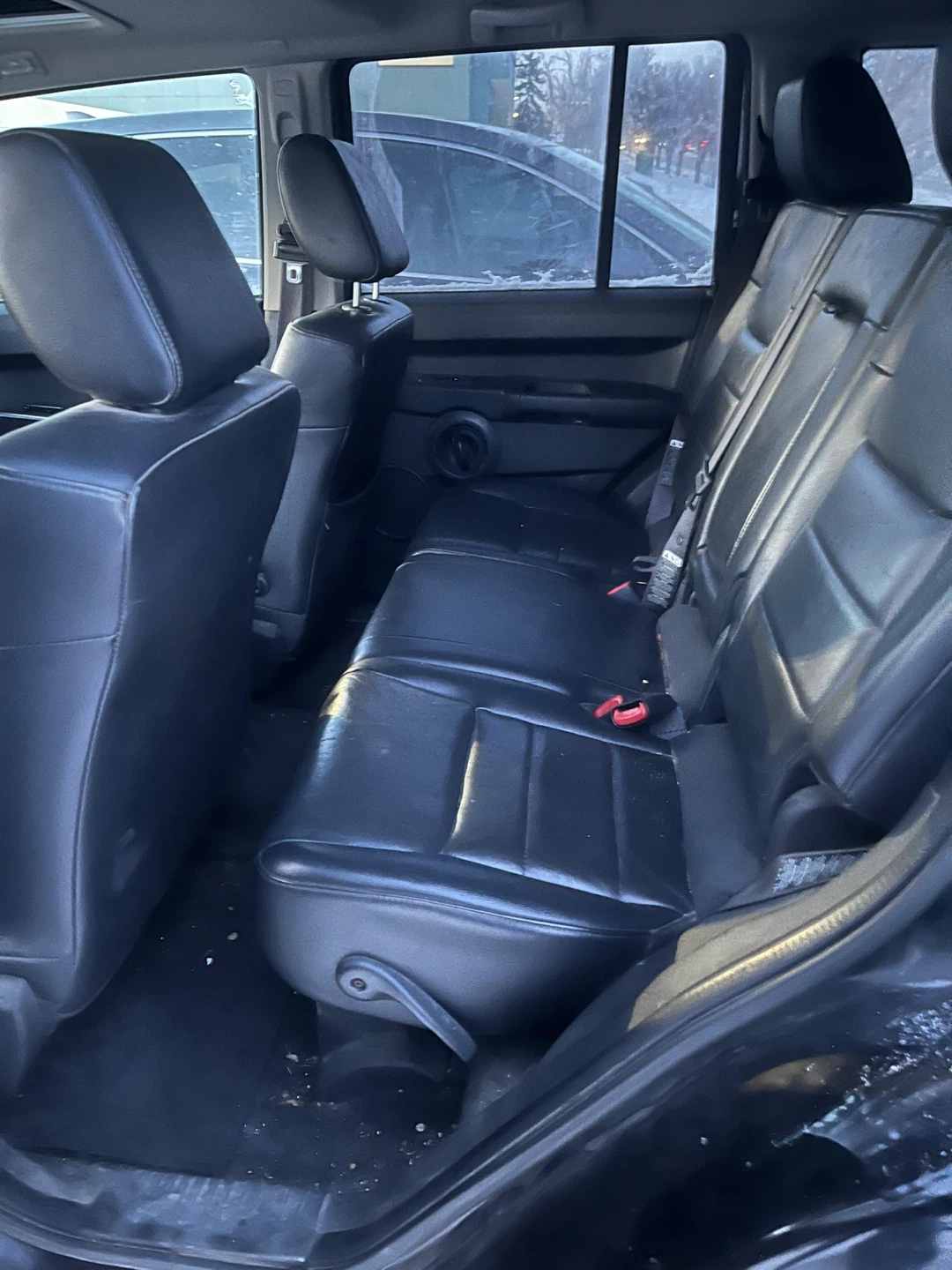 Black Jeep Commander 2008 V6 - photo 5