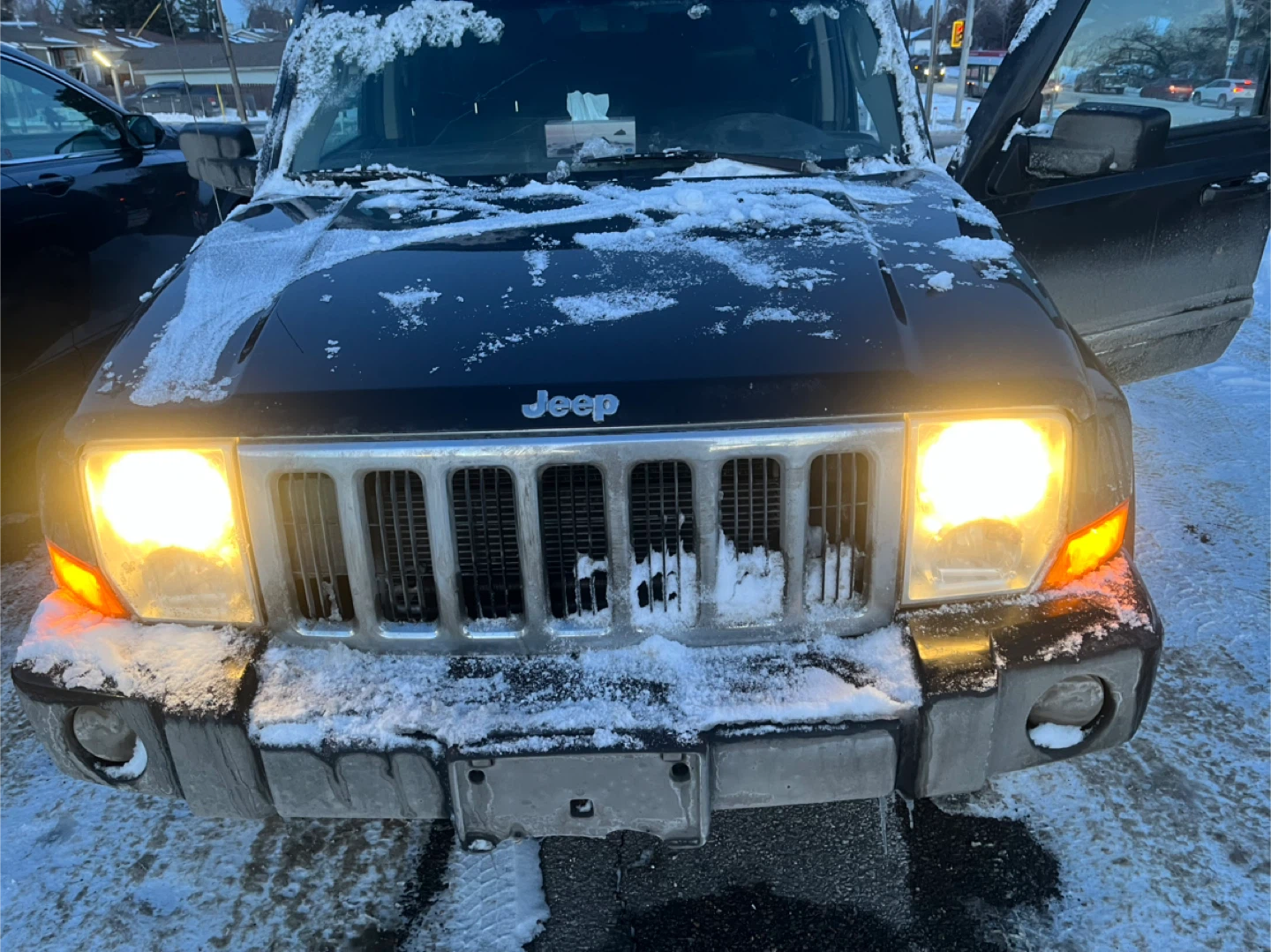 Black Jeep Commander 2008 V6 - photo 2