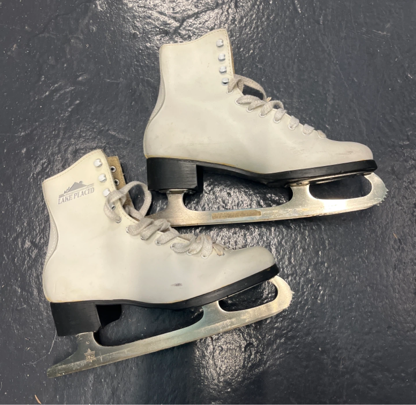 Lake Placid Women's Figure Skates Size 8