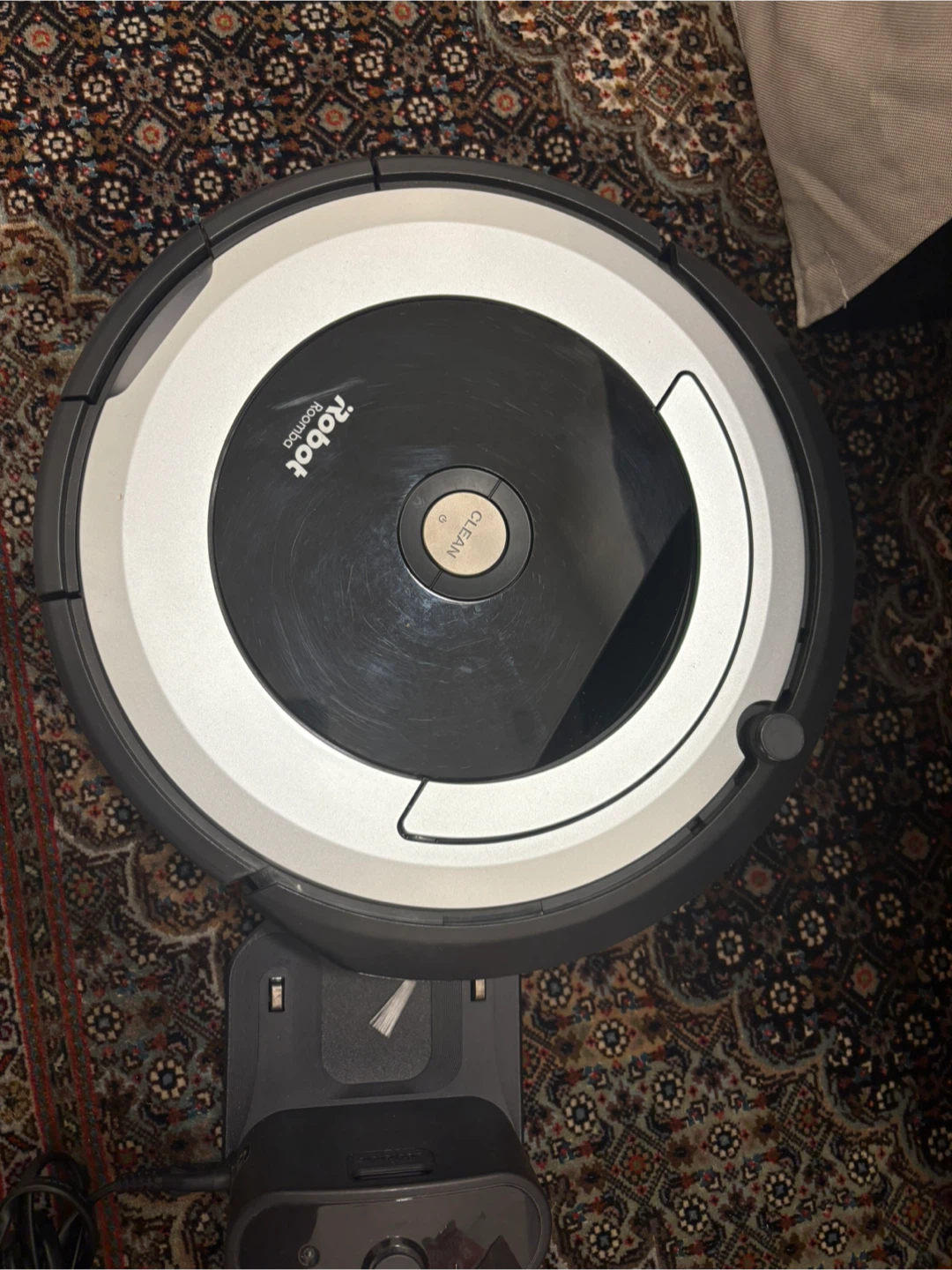 iRobot Roomba 694 Robot Vacuum
