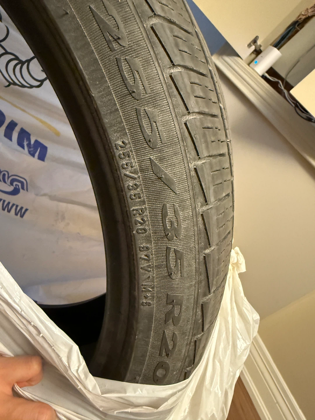 Pirelli Cinturato P7 All Season Tire 255/35R20 - photo 2