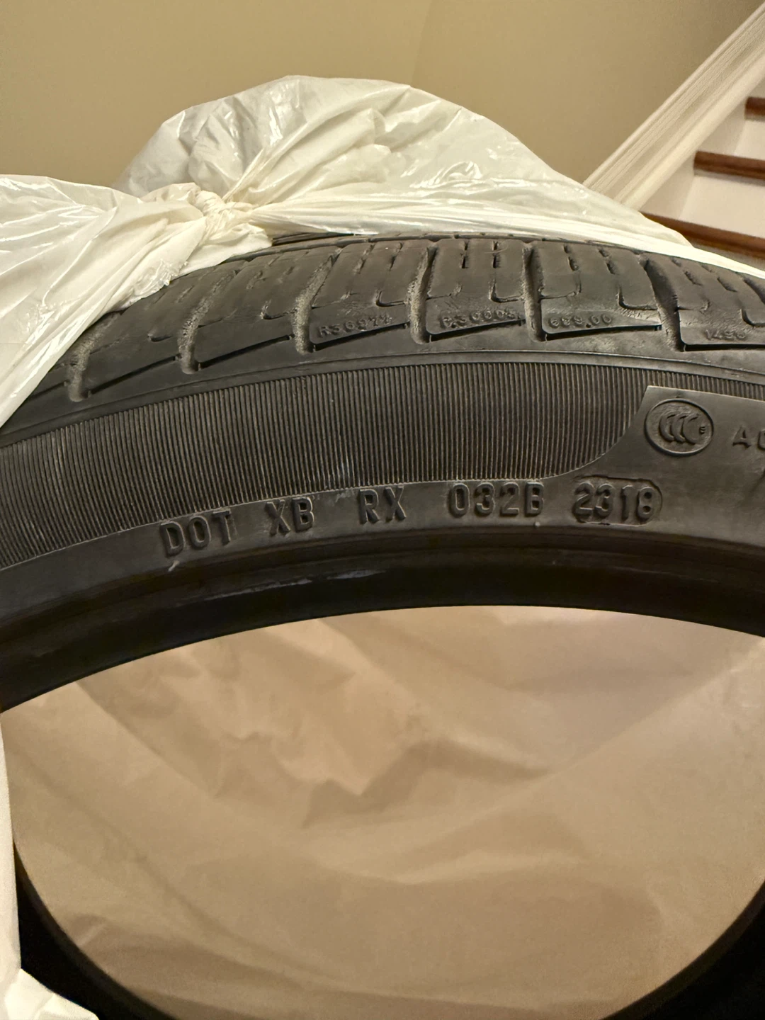Pirelli Cinturato P7 All Season Tire 255/35R20 - photo 3