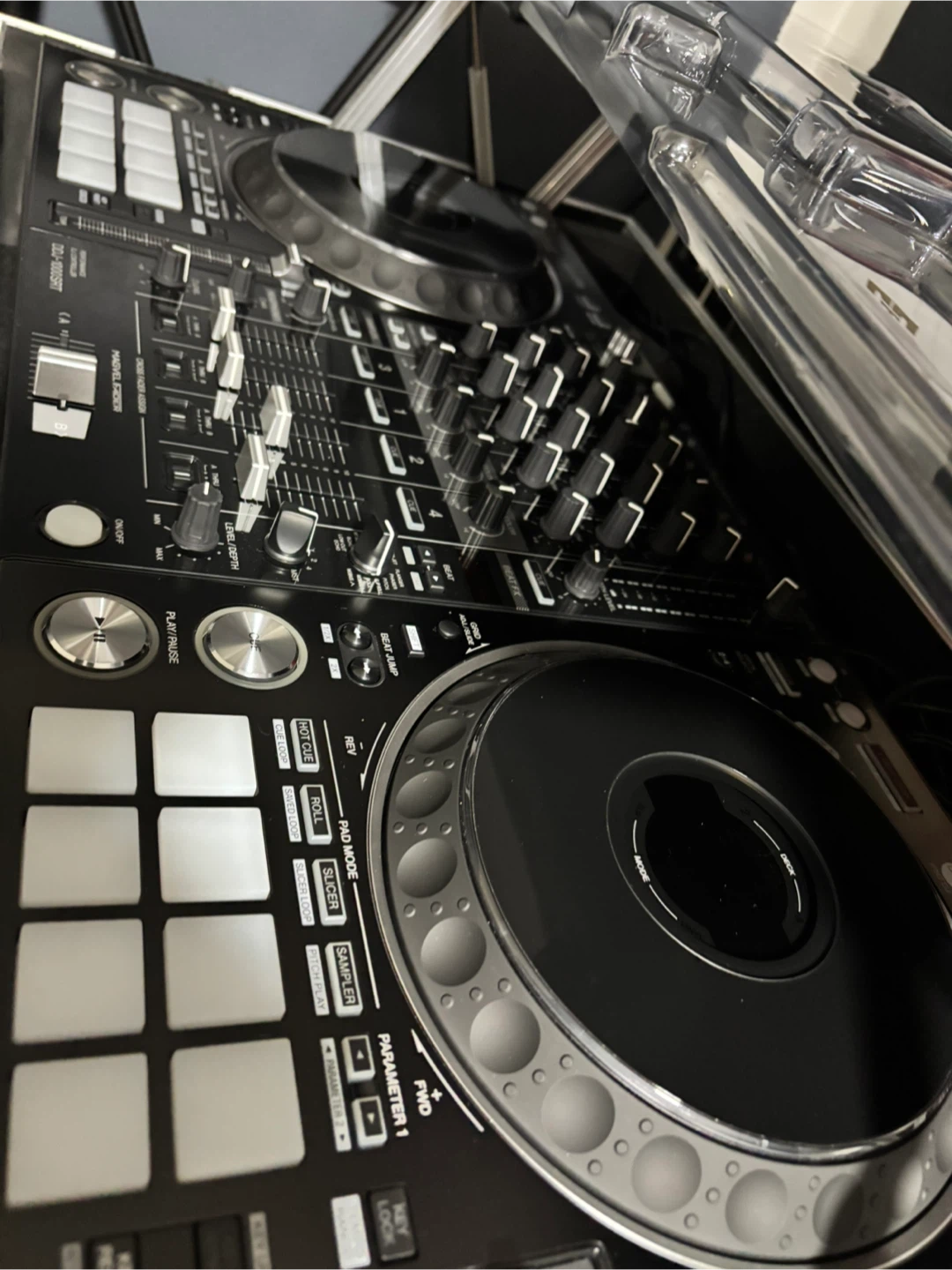 Pioneer DDJ-1000SRT Performance DJ Controller - photo 3