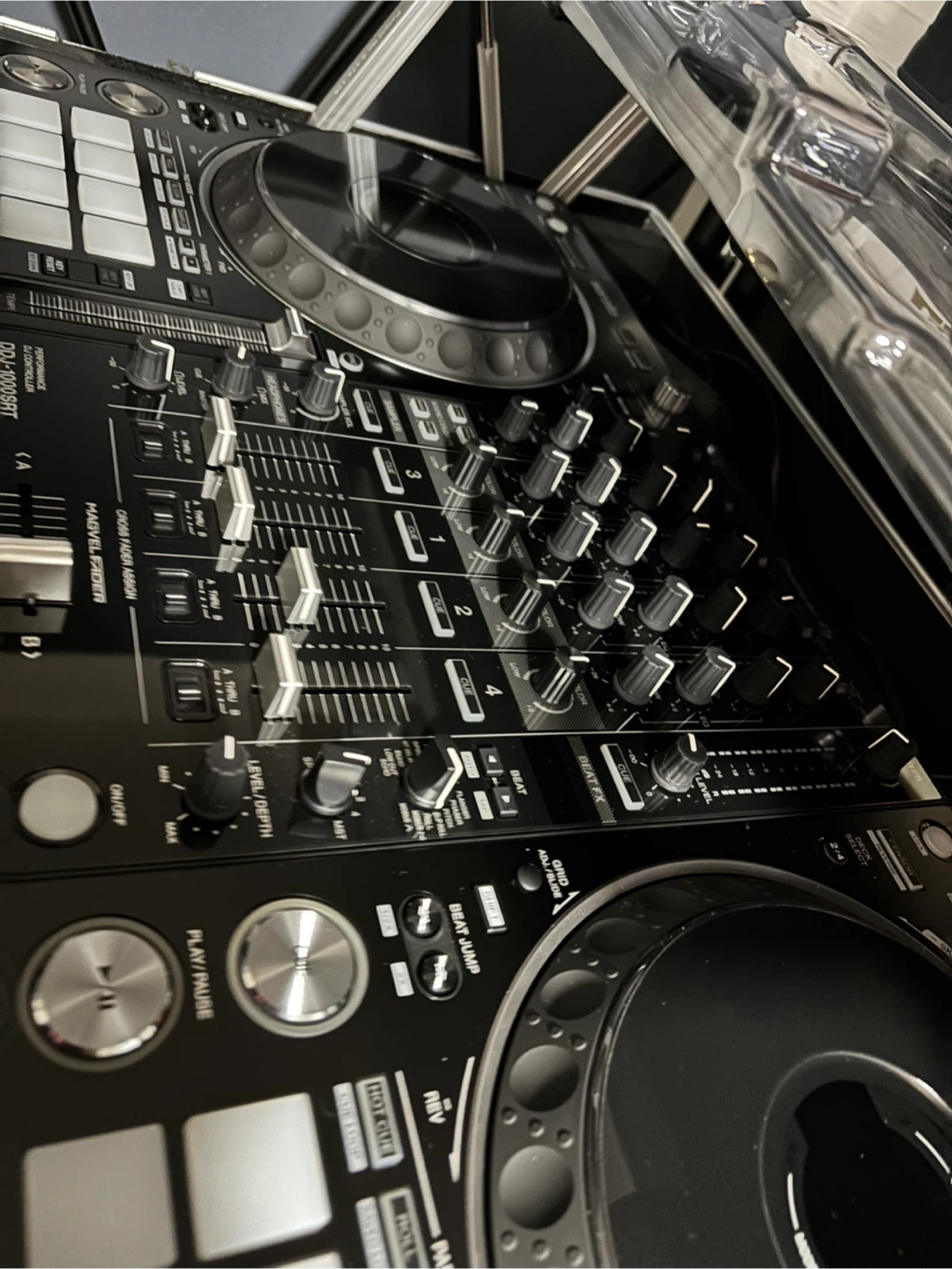 Pioneer DDJ-1000SRT Performance DJ Controller - photo 2
