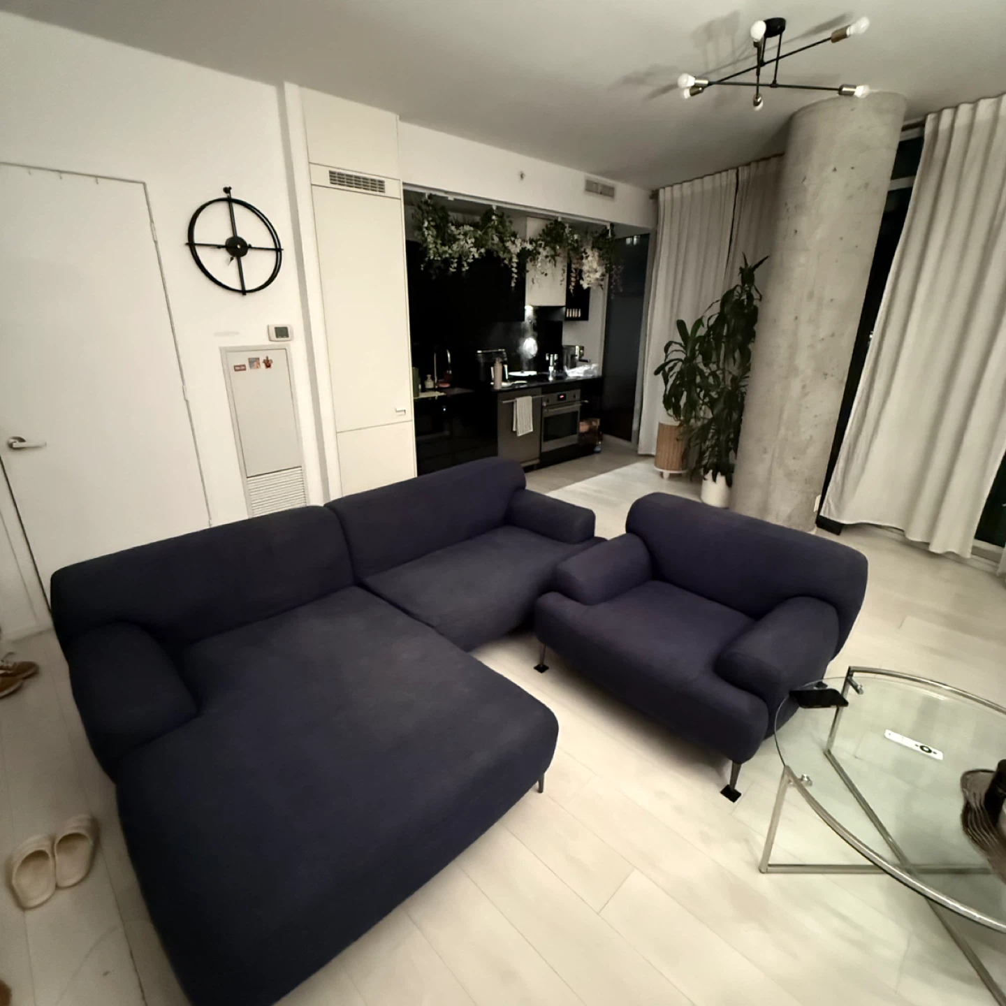 🔥 Modern Sofa + Loveseat Set – Asking $700 🔥