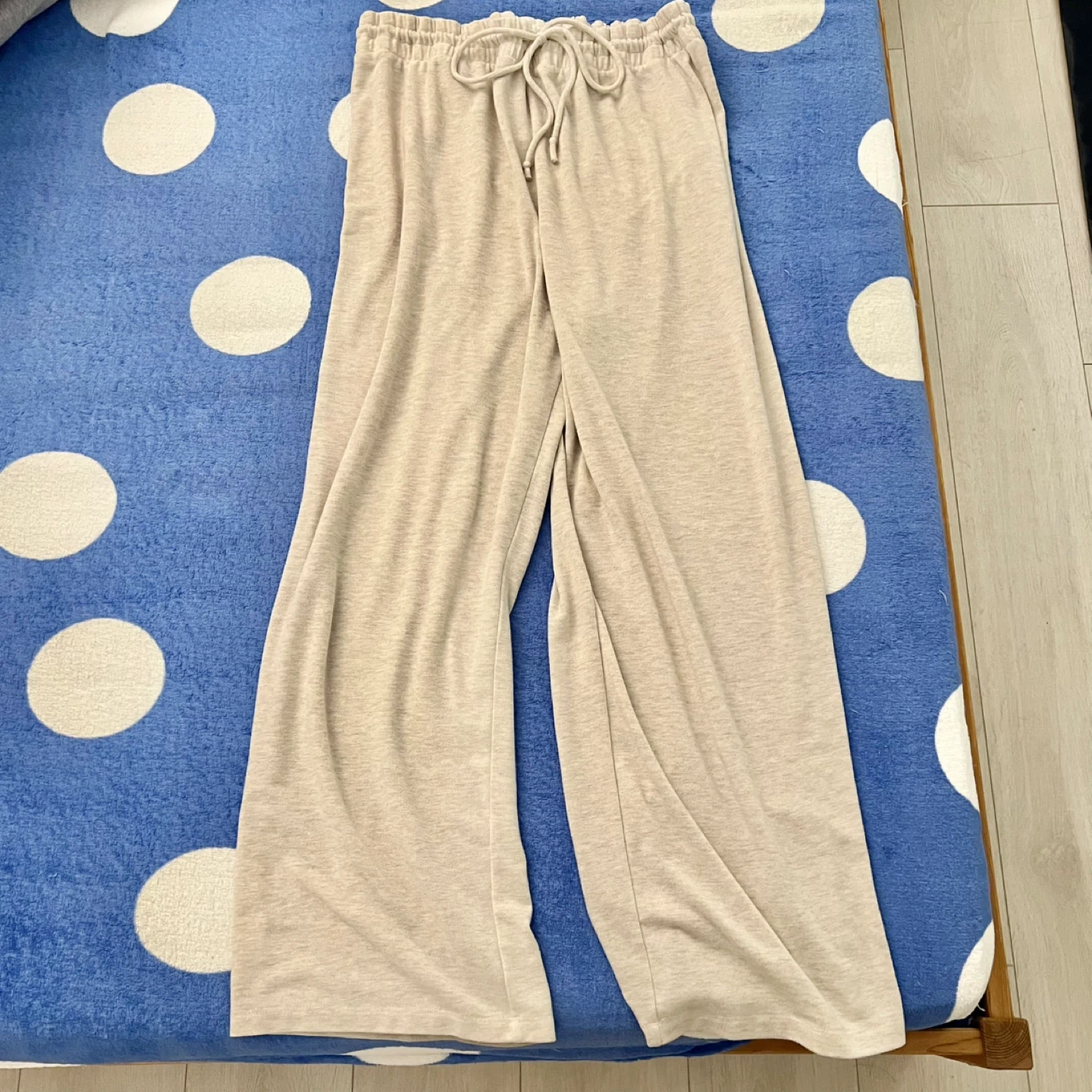 (Retail $77)Aritzia Wilfred Recharge / Free Lounge Pants