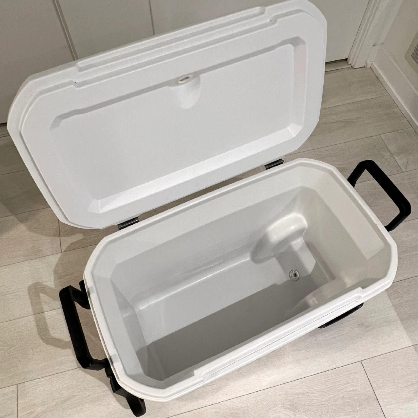 (Retail $226)New Coleman 316 Series 62-qt Wheeled Cooler - photo 2
