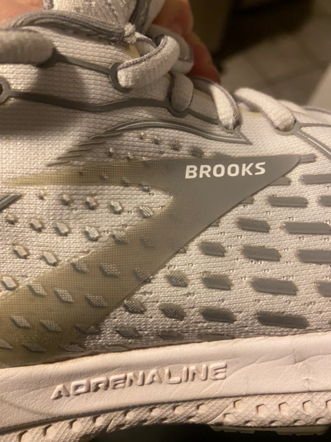 Brooks Adrenaline GTS 20 white Running Shoes Women's Wide 8.5 - photo 3