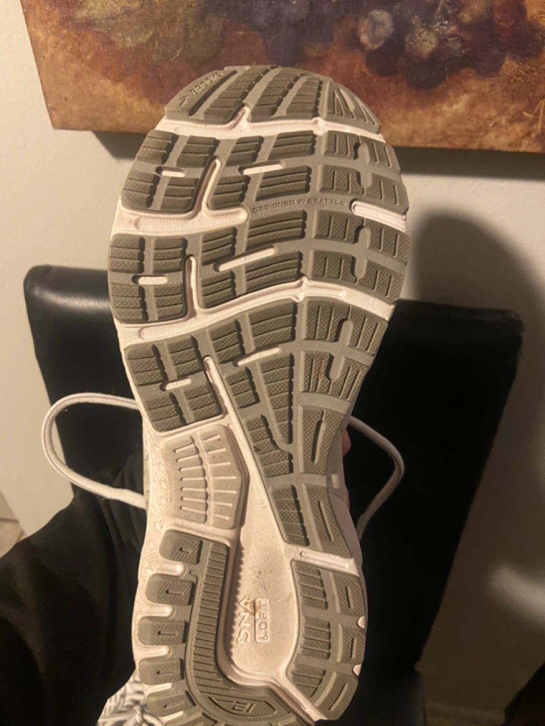 Brooks Adrenaline GTS 20 white Running Shoes Women's Wide 8.5 - photo 4