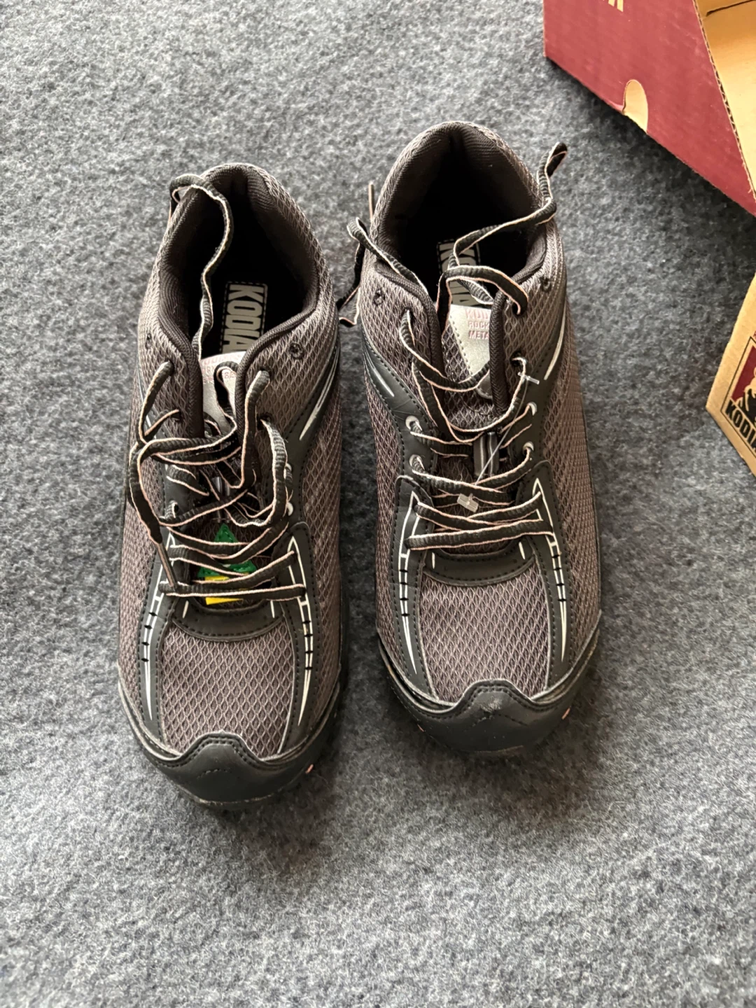 Kodiak steel toed runners - photo 4