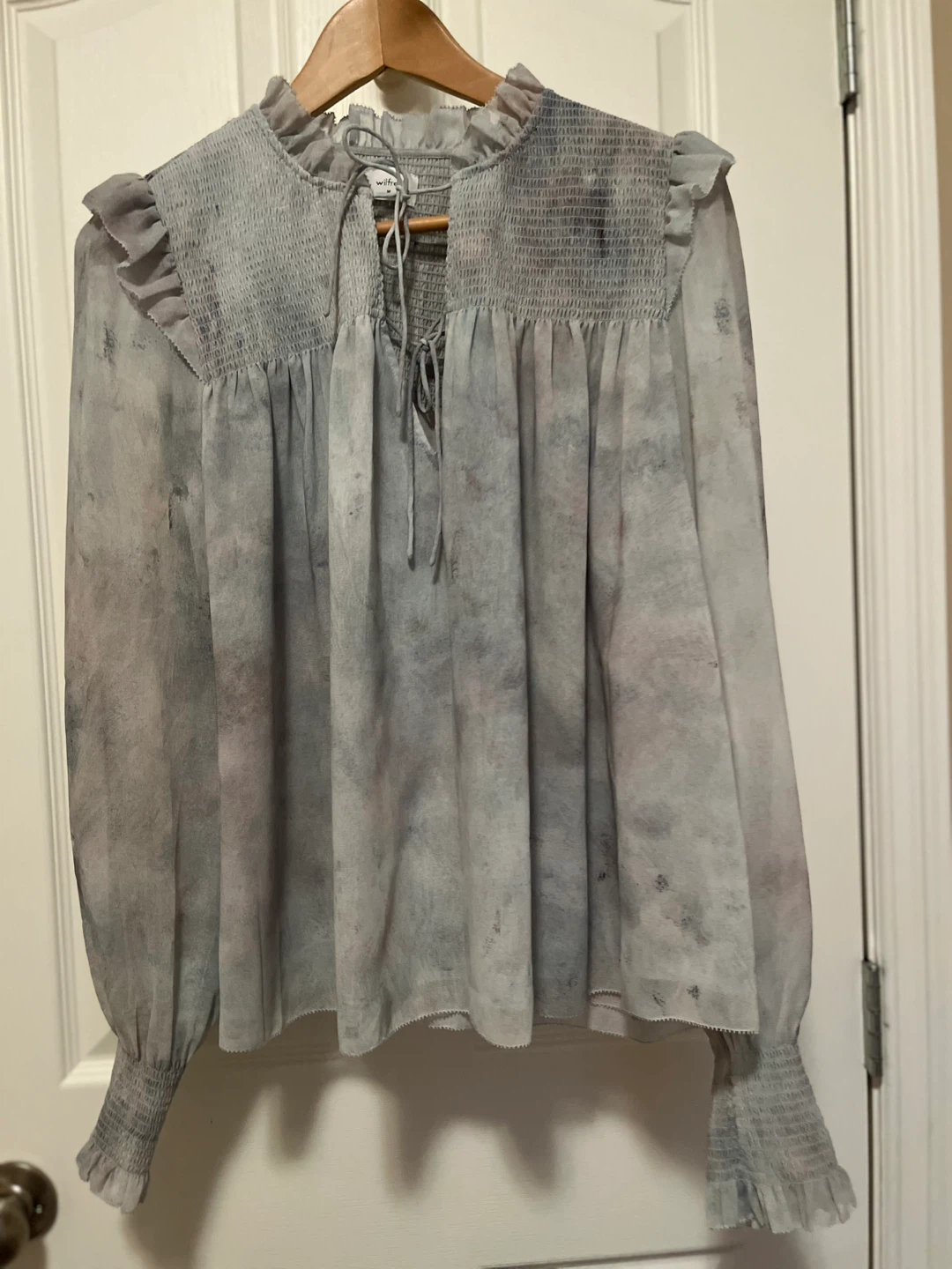Brand new w/o Tags Wilfred Women's Smocked Blouse - Size M