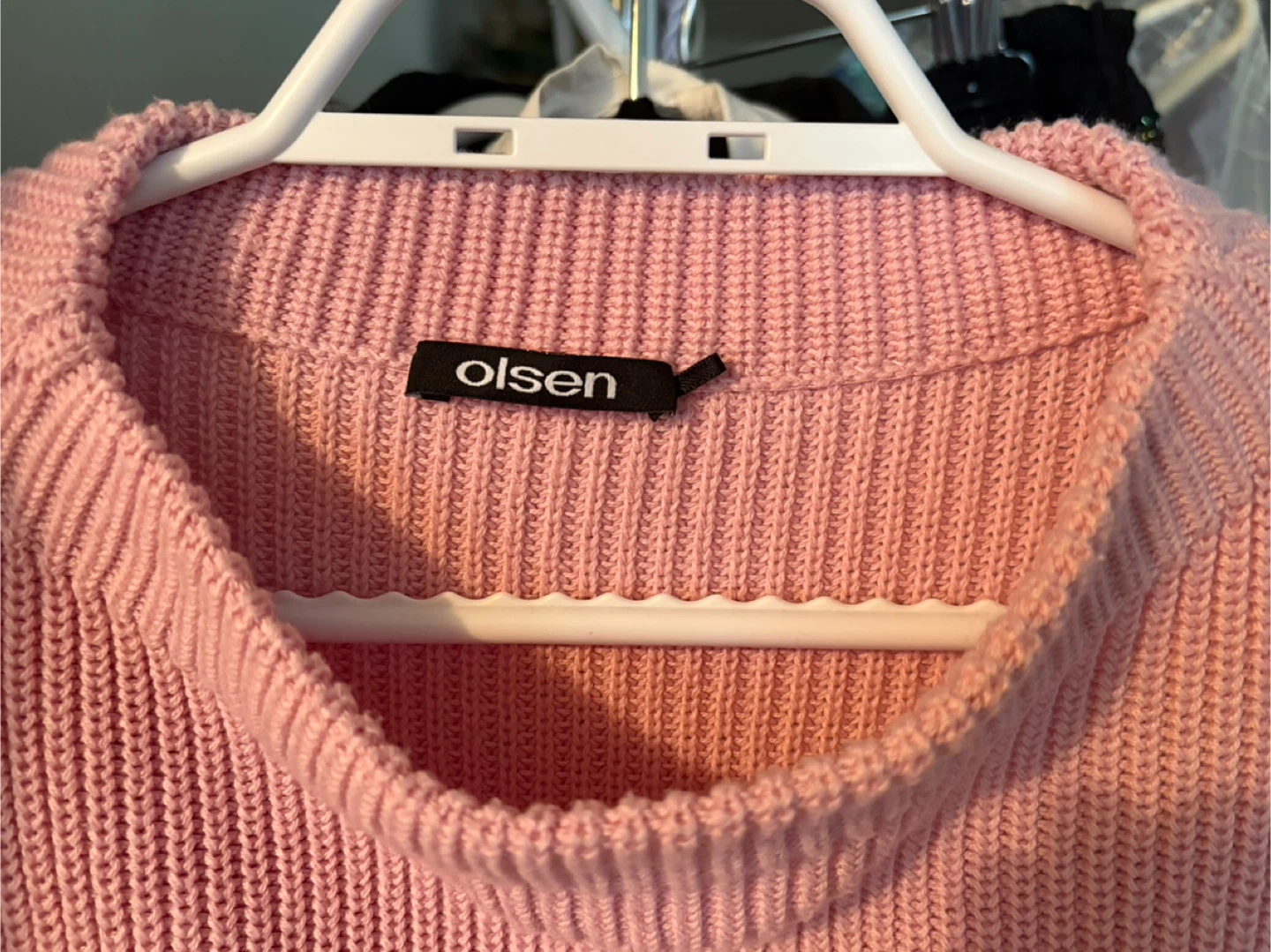 Olsen jeans & pink sweater Vest