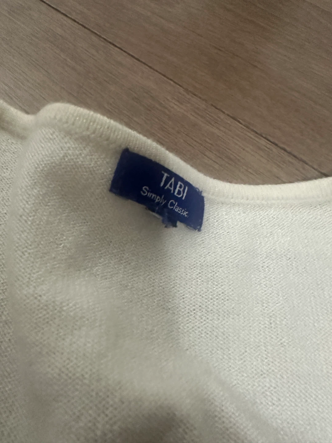Vintage Tabi Short Sleeve V-neck Sweater - photo 3
