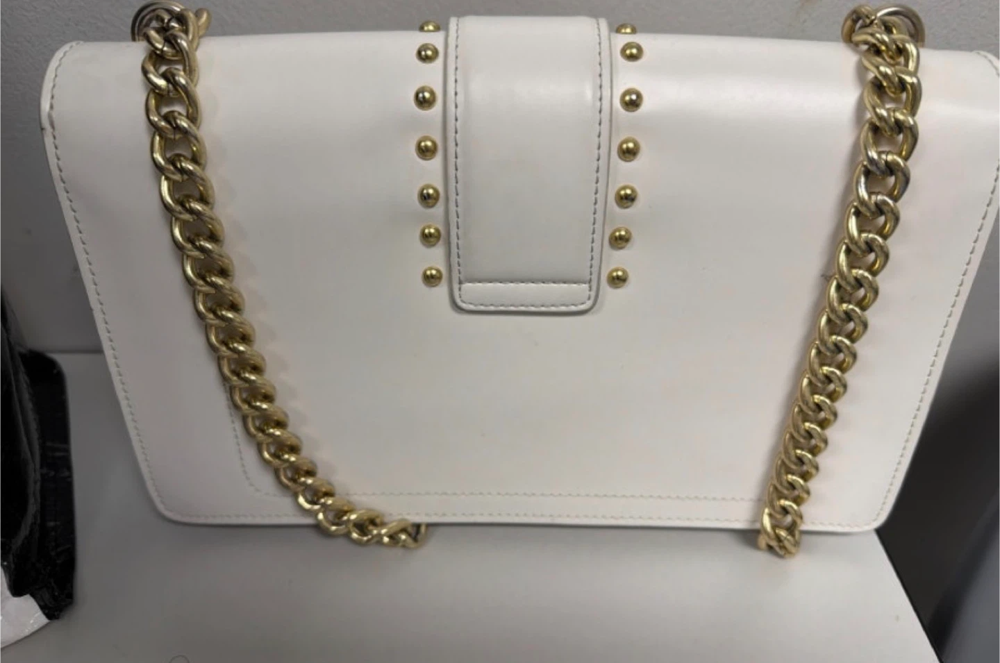 Pinko White Leather Shoulder Bag with Charms - photo 2