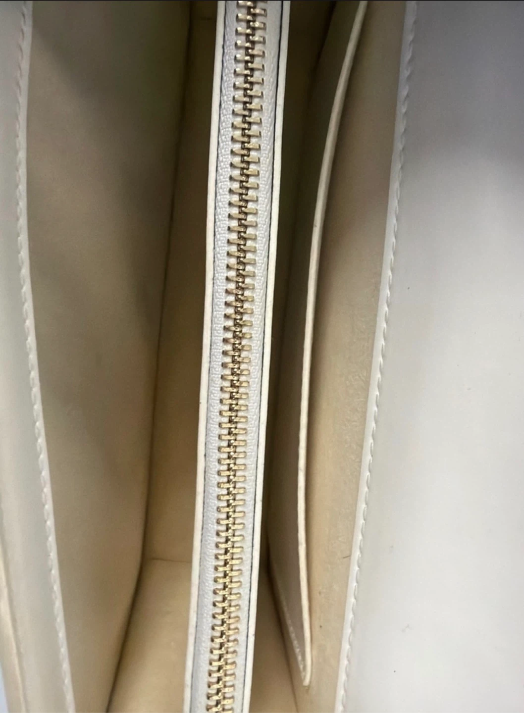 Pinko White Leather Shoulder Bag with Charms - photo 5
